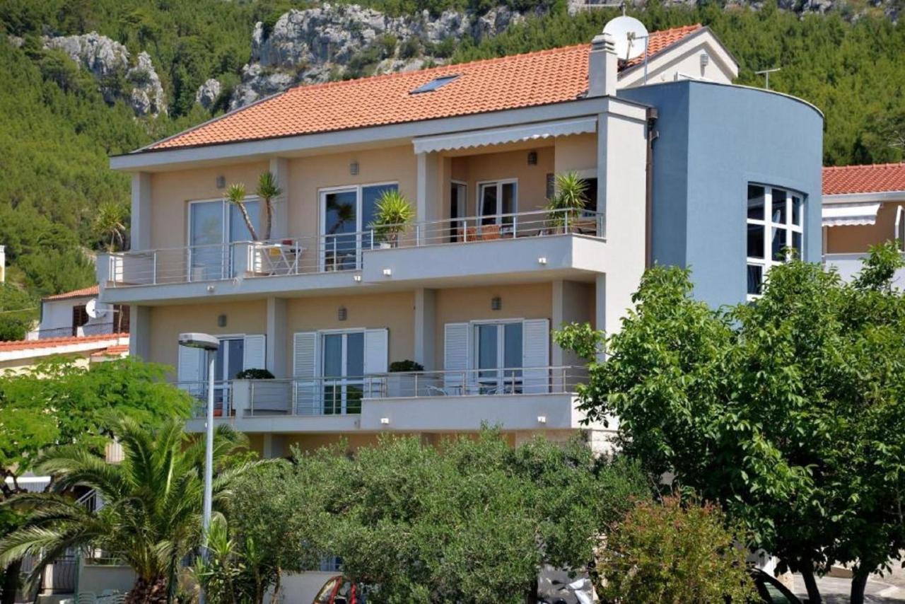 Apartments Antonio Tučepi エクステリア 写真